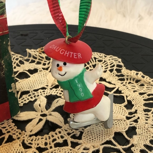 Hallmark 1990 Daughter Keepsake Christmas Ornament Ice Skating Snowwoman - Picture 2 of 5